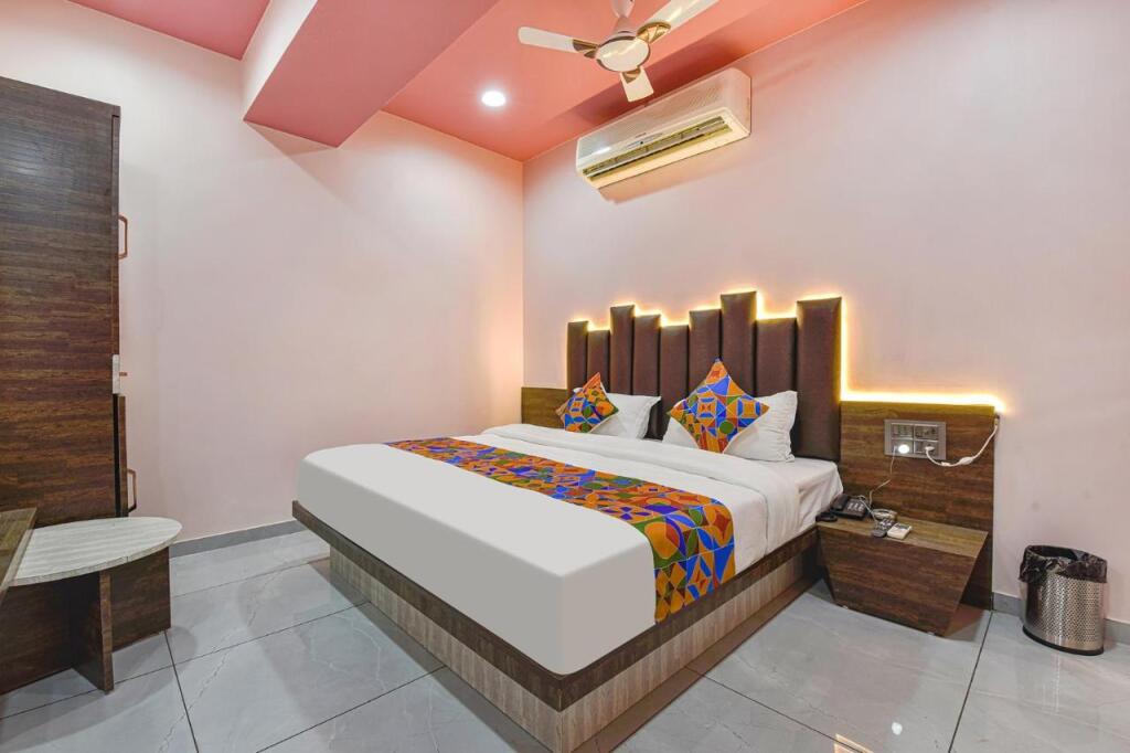 Ахмедабад: FabHotel Max Inn