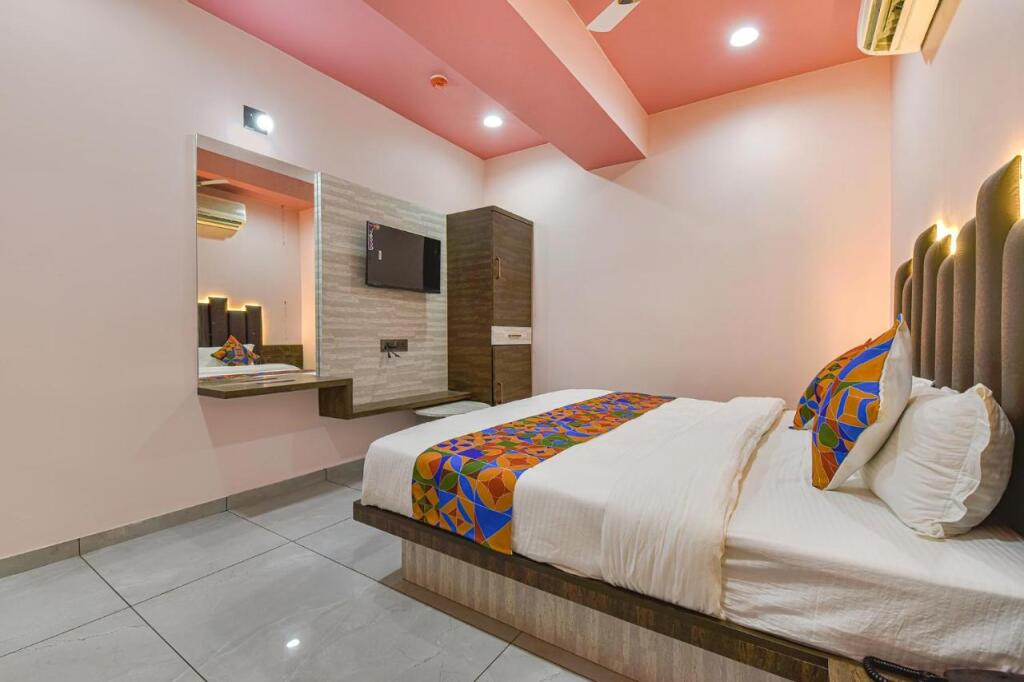 Ахмедабад: FabHotel Max Inn