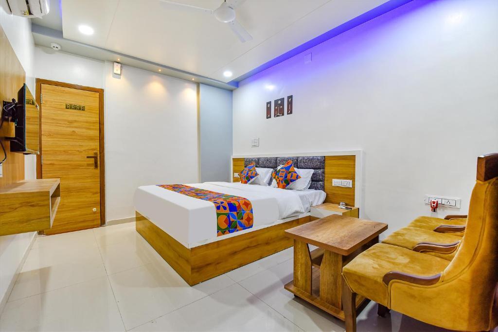 Ахмедабад: Fabhotel Dev Palace