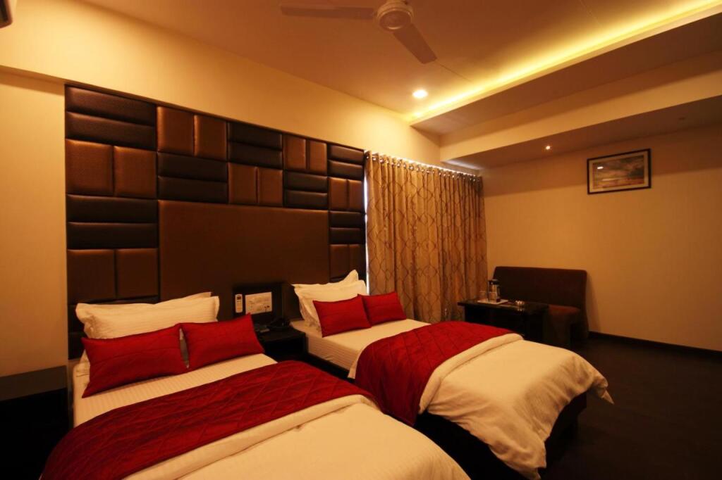 Ахмедабад: Hotel Furaat Inn LLP