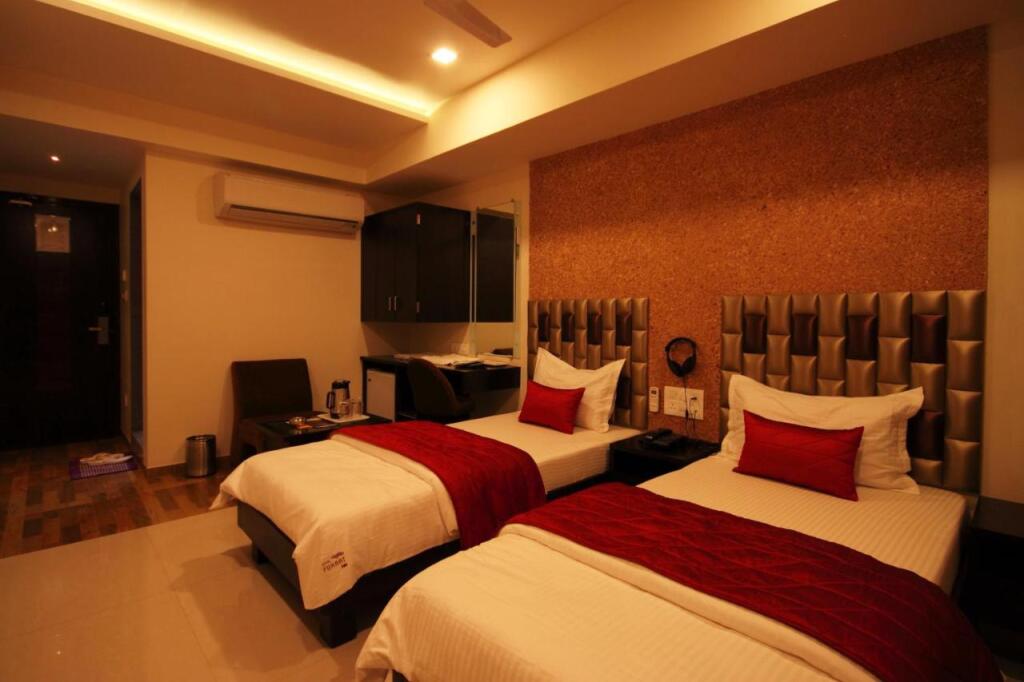 Ахмедабад: Hotel Furaat Inn LLP