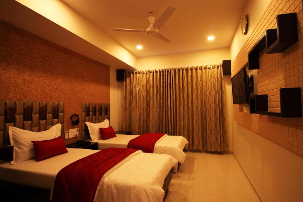 Ахмедабад: Hotel Furaat Inn LLP