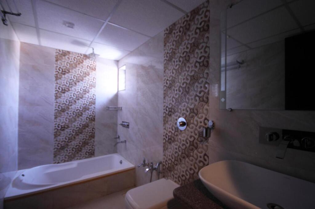 Ахмедабад: Hotel Furaat Inn LLP