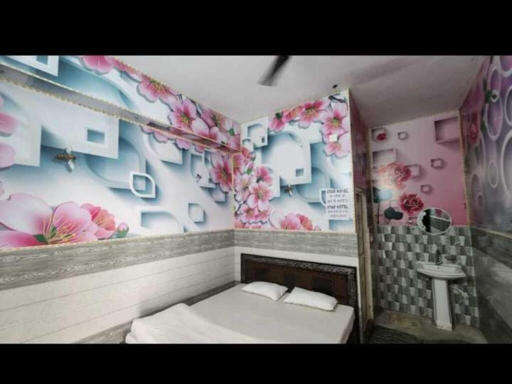 Алипур: OYO Flagship HOME 703205 Star Hotel