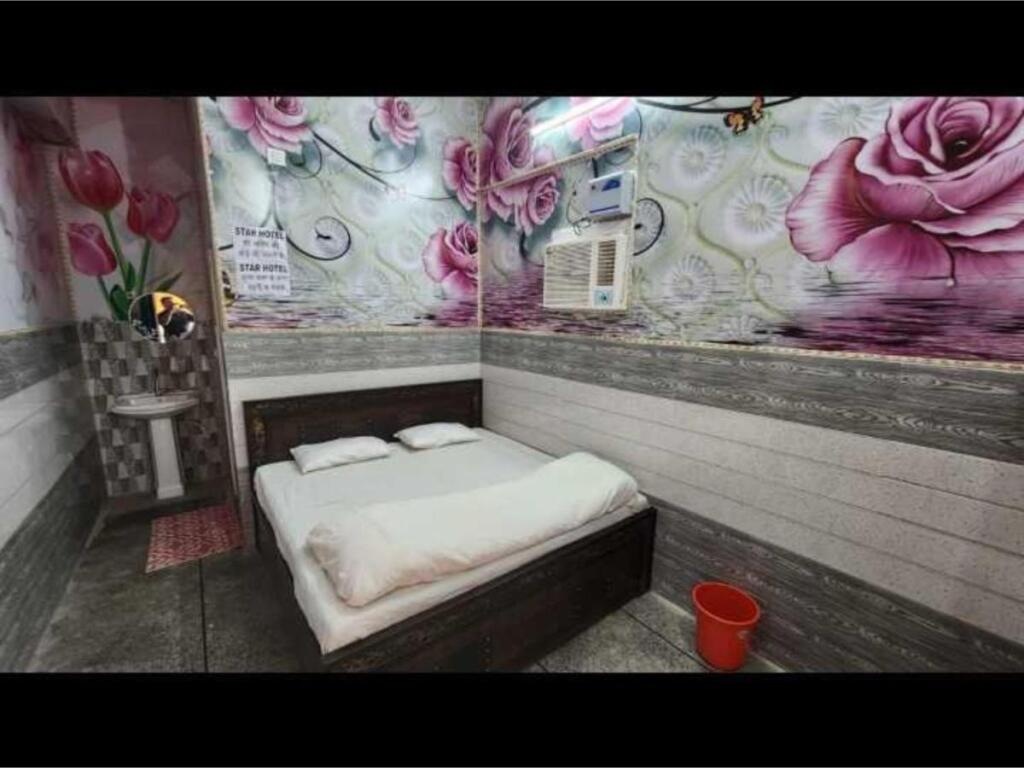 Алипур: OYO Flagship HOME 703205 Star Hotel