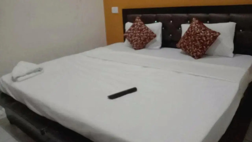 Алипур: OYO Flagship 70281 Sukoon Inn Hotel