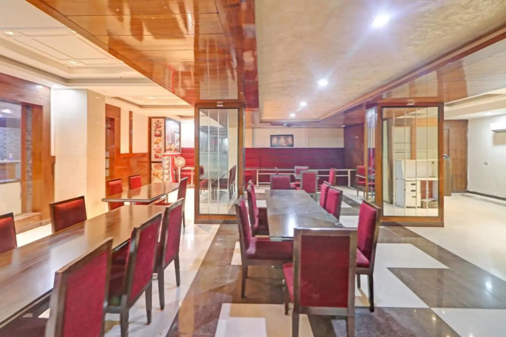 Алипур: Oyo Townhouse 841 Parker Plaza