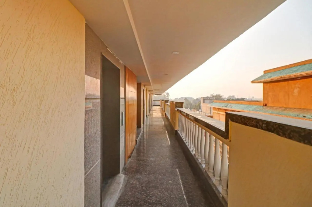 Алипур: Oyo Townhouse 841 Parker Plaza