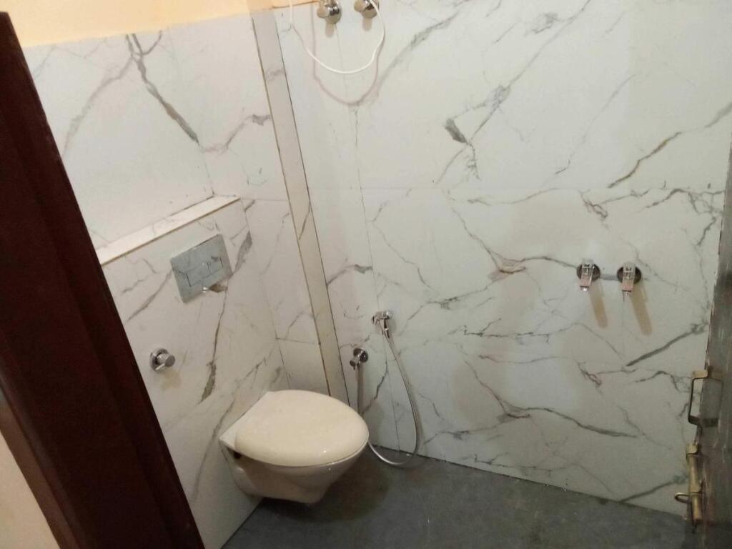 Алипур: POP 703286 Sarthak Hotel