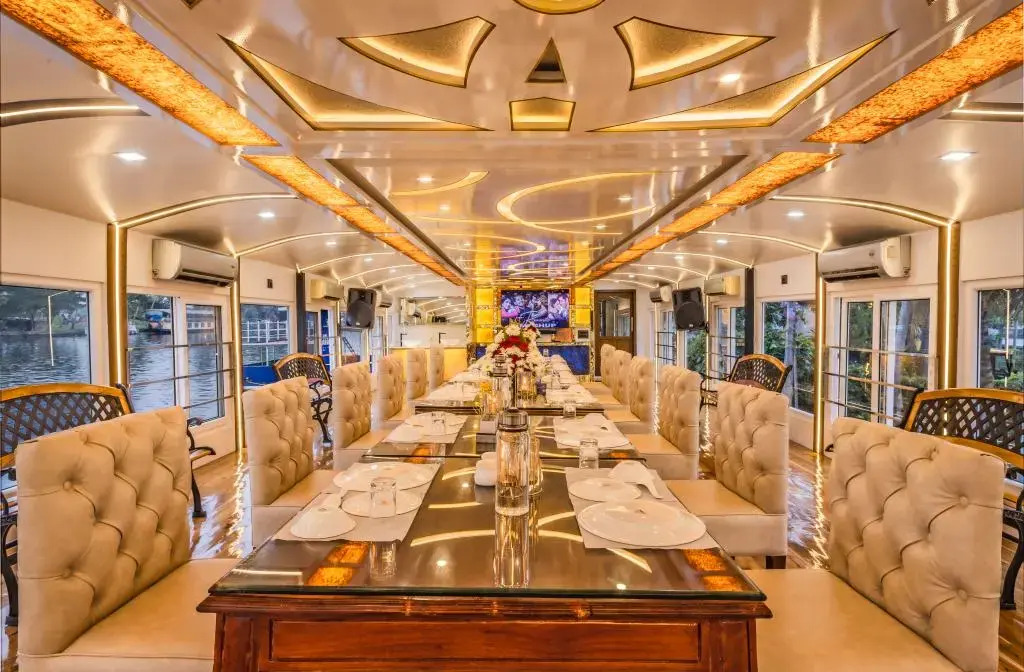 Аллеппи: Cosy Houseboat