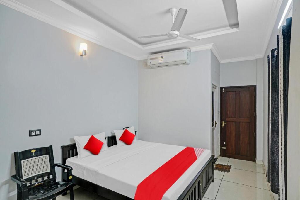 Аллеппи: OYO Flagship 808201 Hornbill Residency