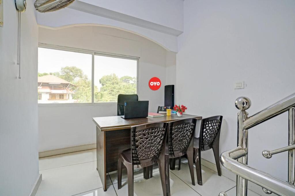 Аллеппи: OYO Flagship 808201 Hornbill Residency