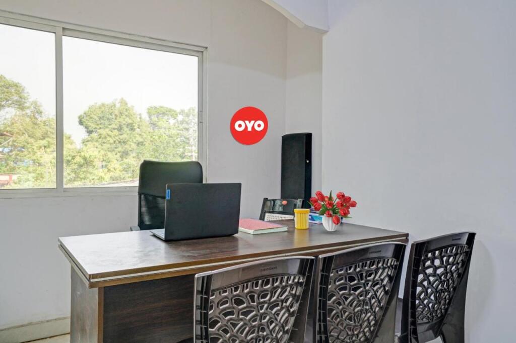 Аллеппи: OYO Flagship 808201 Hornbill Residency