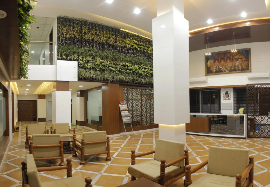 Hotel Raviraj — фото 1