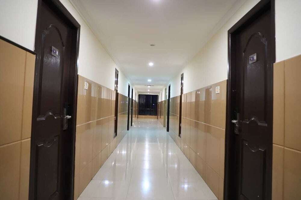 Салем: Hotel Shrie Shannth
