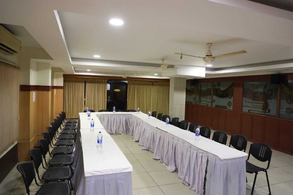 Салем: Hotel Shrie Shannth