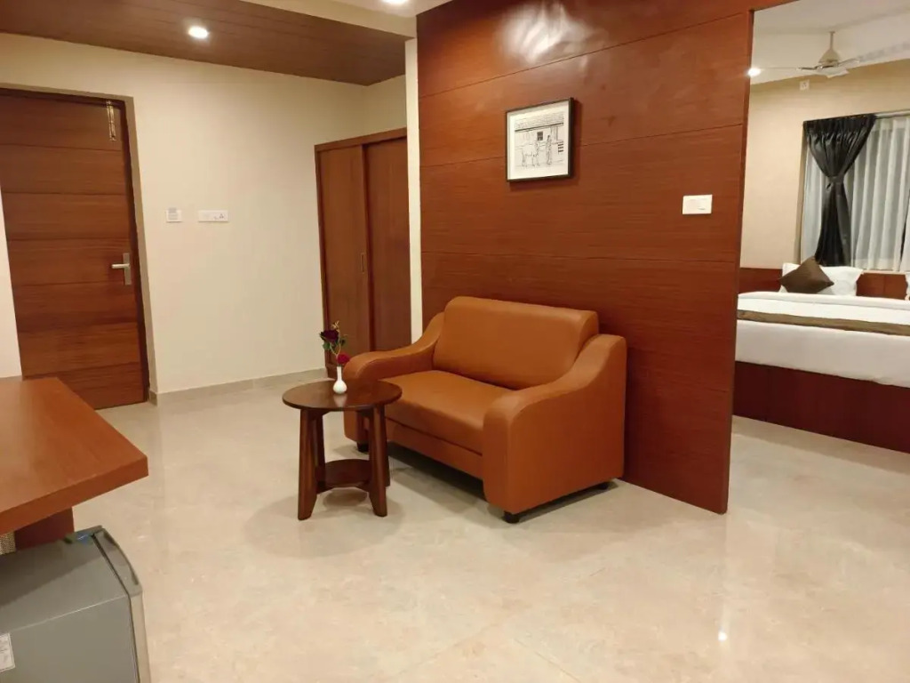 Салем: Cliff View Resort