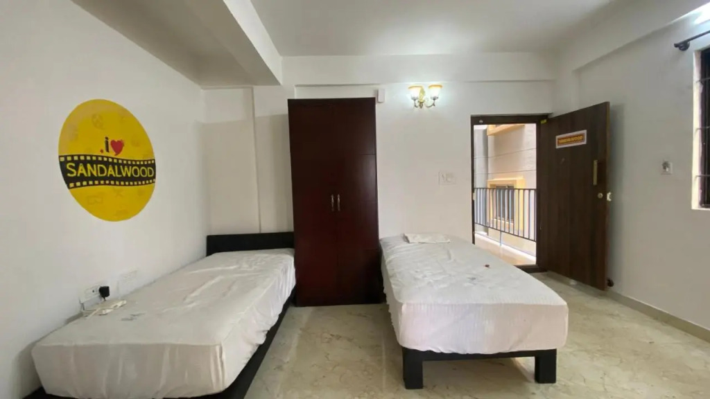 Бангалор: Co-Live Royal Homes C Suites Business Hotels