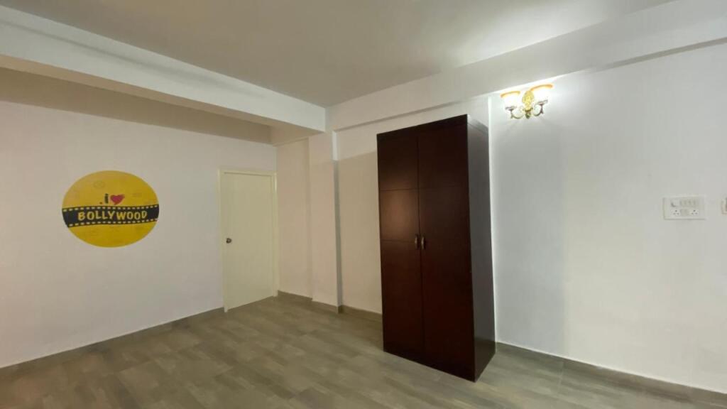 Бангалор: Co-Live Royal Homes C Suites Business Hotels