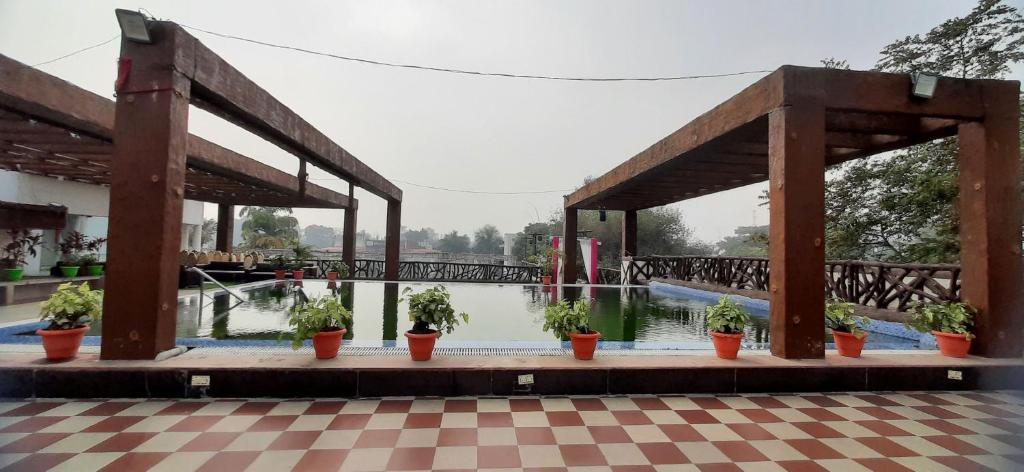 Барейлли: Click Resort Sparsh Bareilly