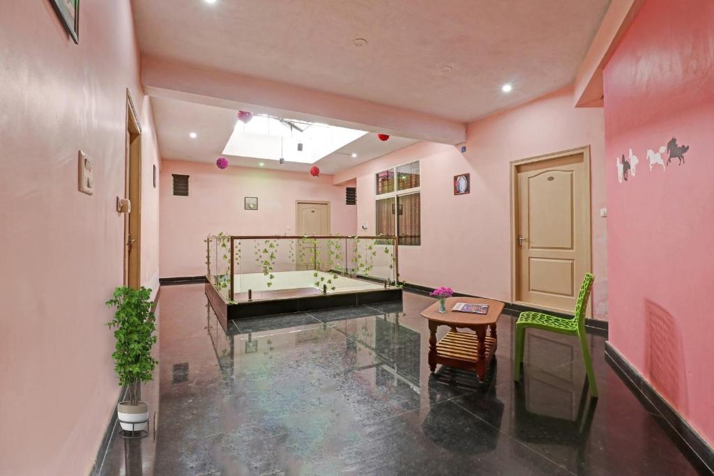 Бангалор: Oyo Flagship Hotel Golden Suites