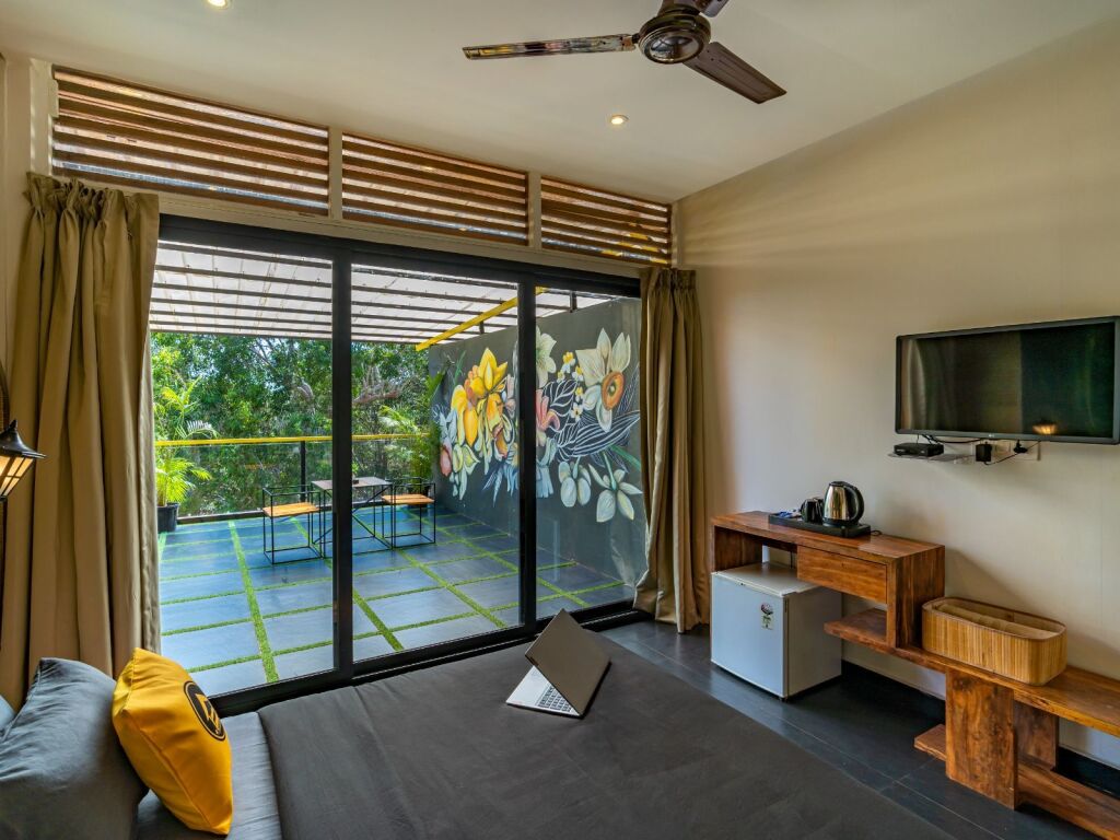 carousel image 4