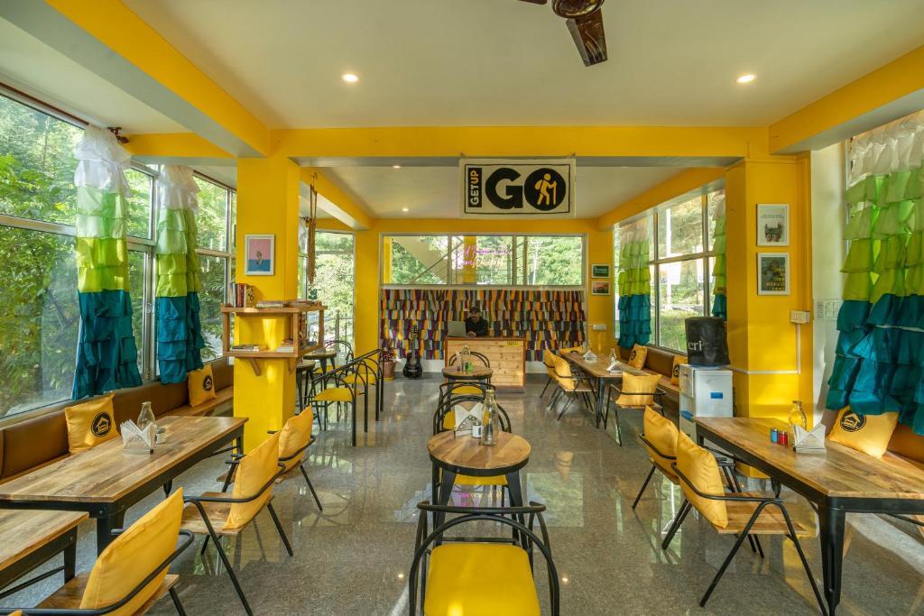 Касоль: The Hosteller Kasol Riverside