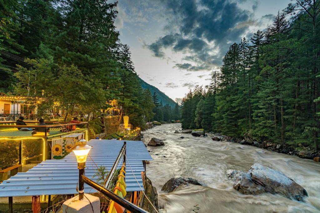 The Hosteller Kasol Riverside — фото 1