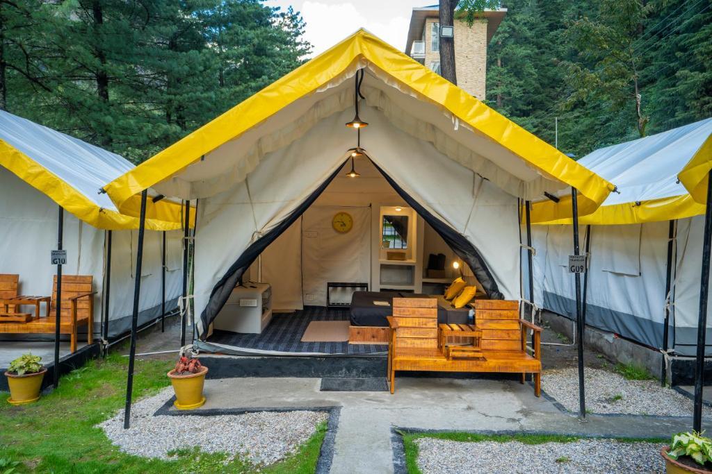 Касоль: The Hosteller Kasol Riverside