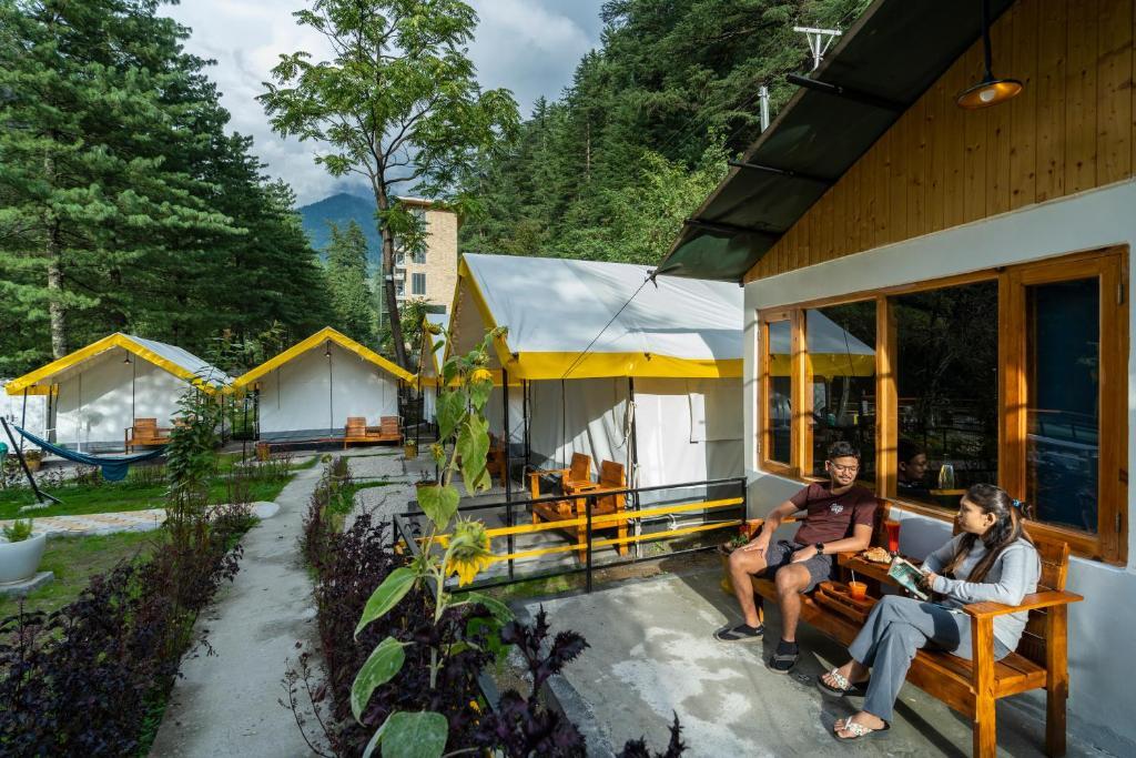 Касоль: The Hosteller Kasol Riverside
