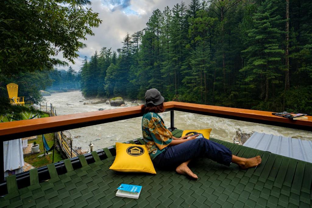 Касоль: The Hosteller Kasol Riverside