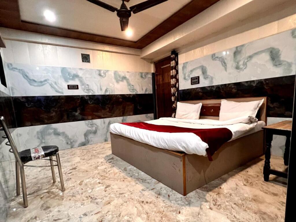 Айодхья: Hotel Raghunandan Inn