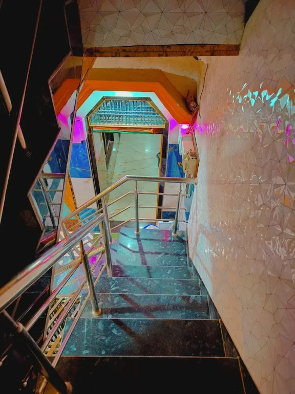 Айодхья: Hotel Raghunandan Inn