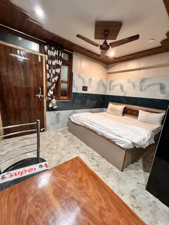Айодхья: Hotel Raghunandan Inn