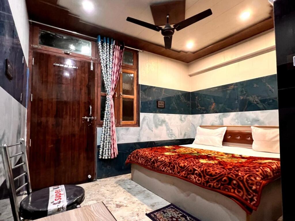 Айодхья: Hotel Raghunandan Inn