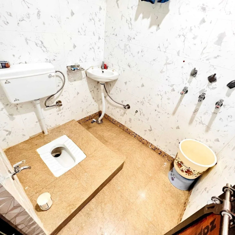 Айодхья: Hotel Raghunandan Inn