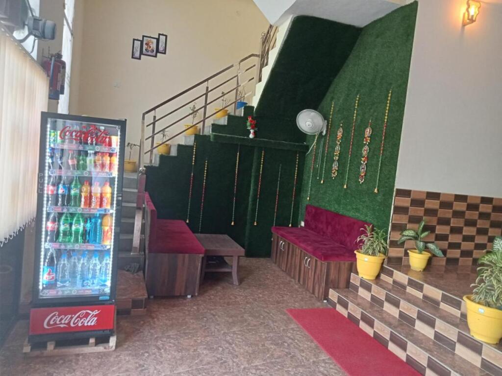 Айодхья: Hotel The Ramay Palace