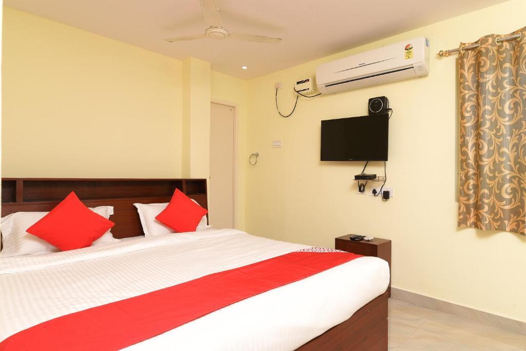 Виджаявада: Oyo Apha Hotel