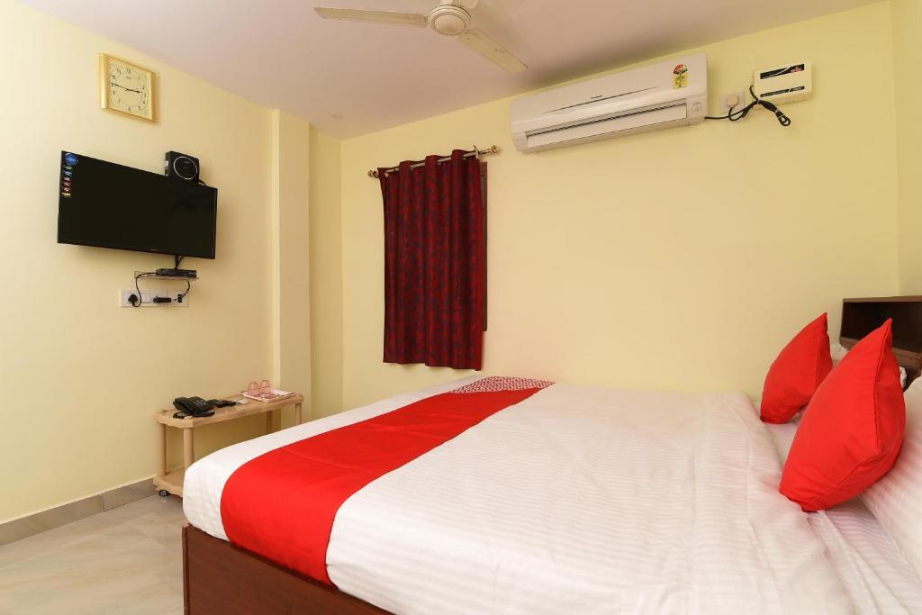 Виджаявада: Oyo Apha Hotel