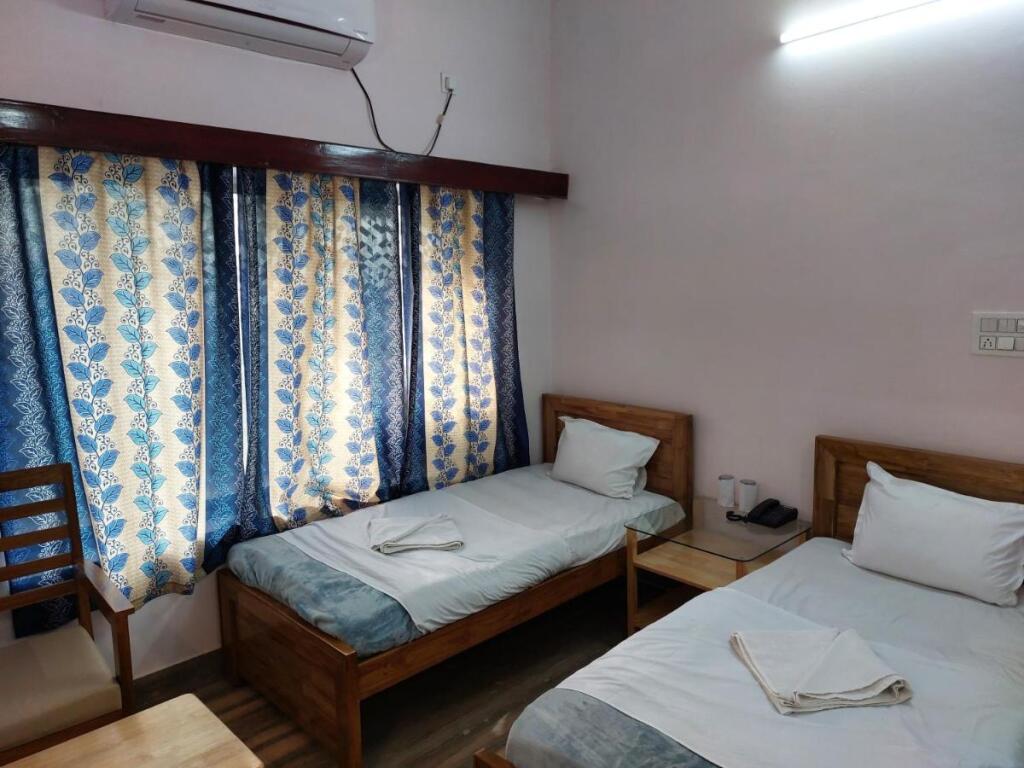 Бахрайч: Hotel Pal