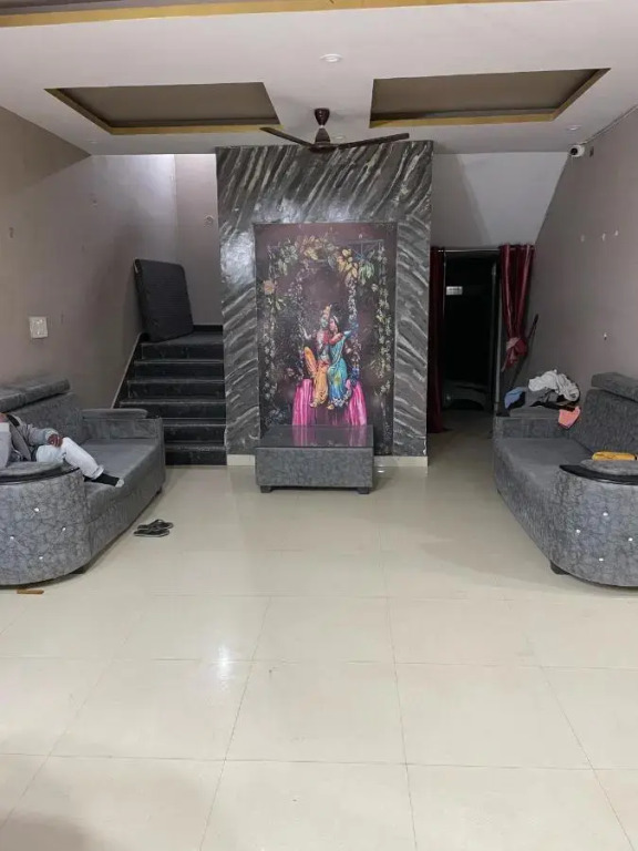 Вриндаван: OYO Flagship 808003 Hotel Bhavya Inn
