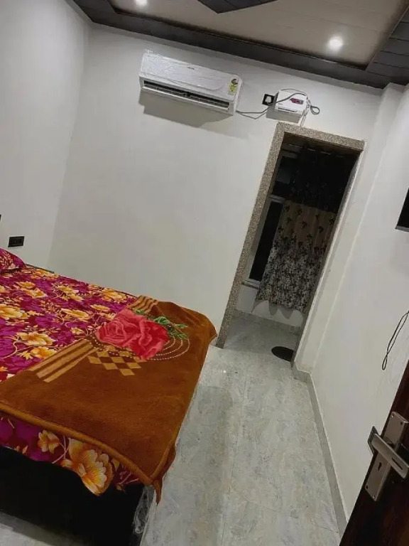 Вриндаван: OYO Flagship 808003 Hotel Bhavya Inn