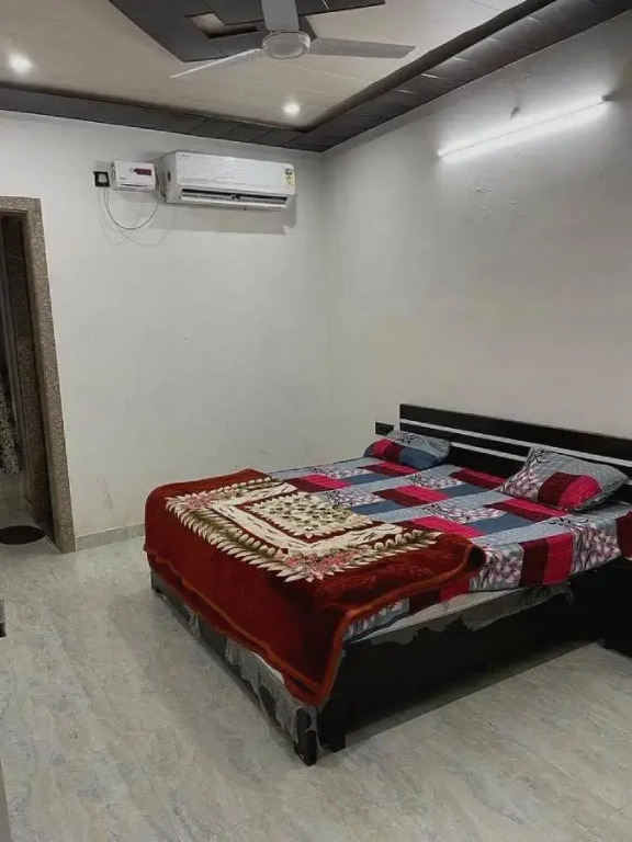 Вриндаван: OYO Flagship 808003 Hotel Bhavya Inn