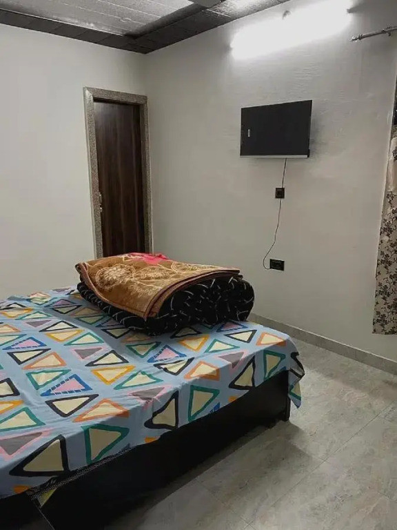 Вриндаван: OYO Flagship 808003 Hotel Bhavya Inn