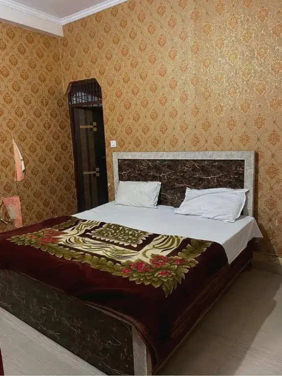 Вриндаван: OYO Flagship 808003 Hotel Bhavya Inn