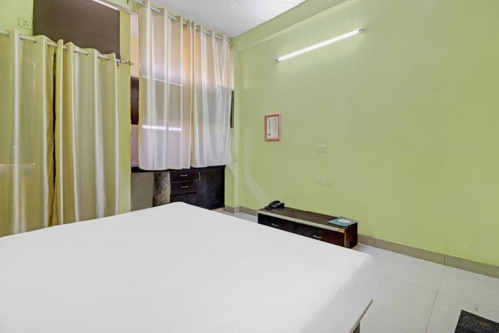 Вриндаван: POP 703878 Ag Yamuna Palace