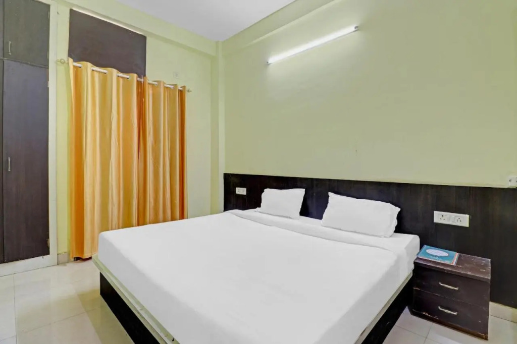 Вриндаван: POP 703878 Ag Yamuna Palace