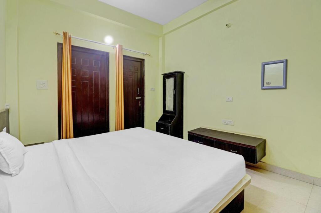 Вриндаван: POP 703878 Ag Yamuna Palace