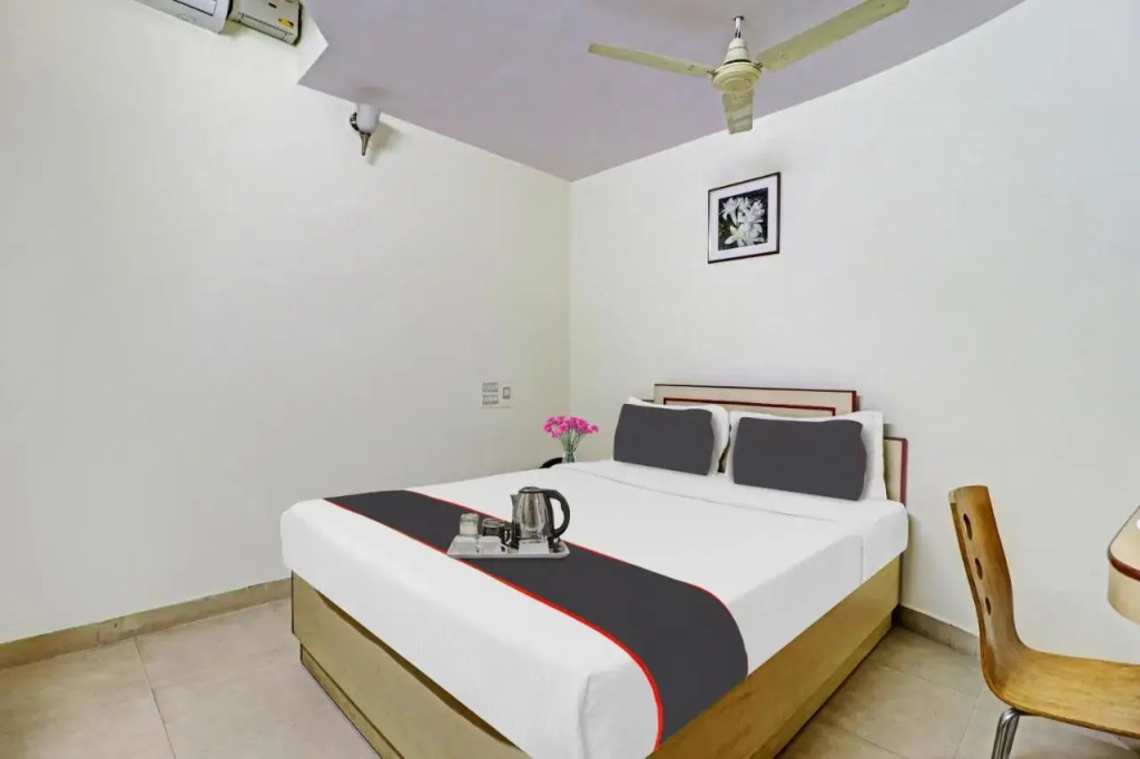Бангалор: OYO Collection O 16107 N R Residency