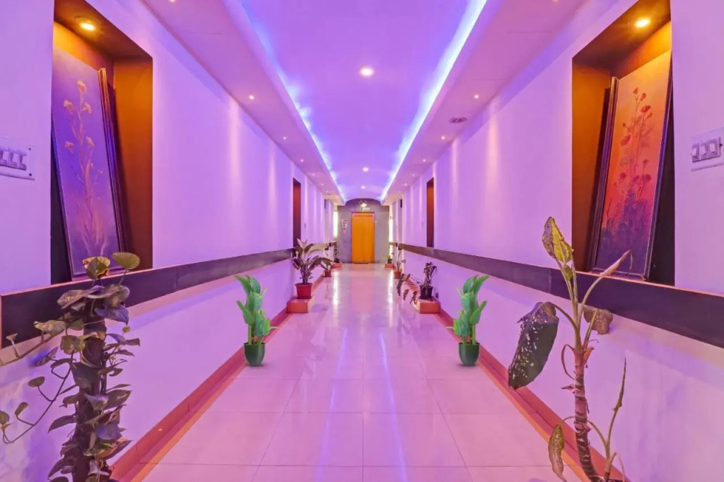 Бангалор: OYO Collection O 16107 N R Residency